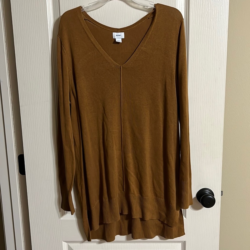 Brown sweater. XL. New without tag.